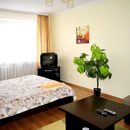 Apartment On Krushelnitskoy 73 Riwne Exterior foto