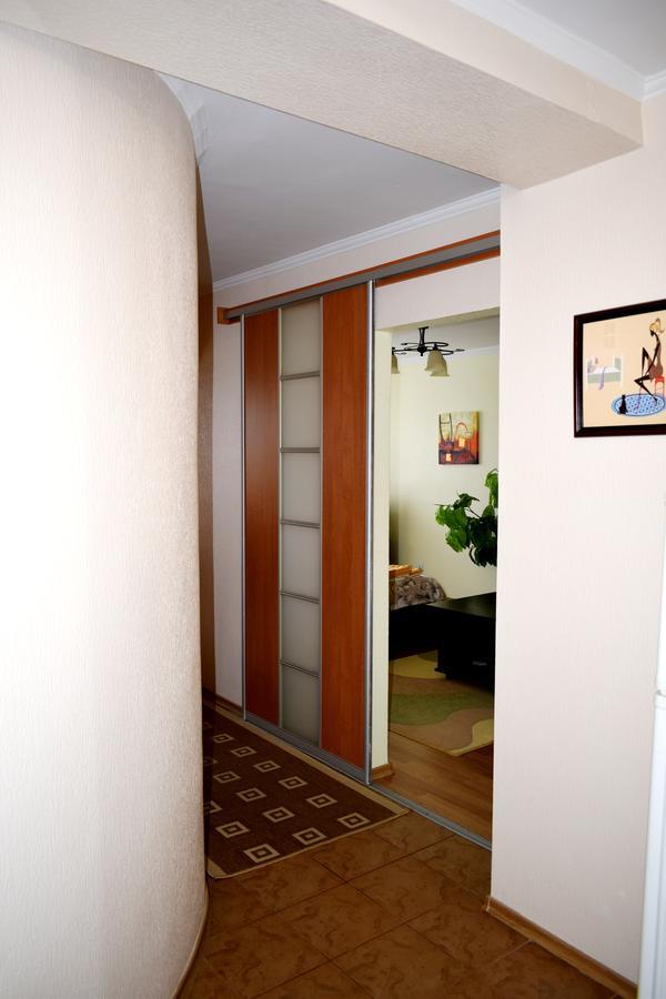 Apartment On Krushelnitskoy 73 Riwne Exterior foto