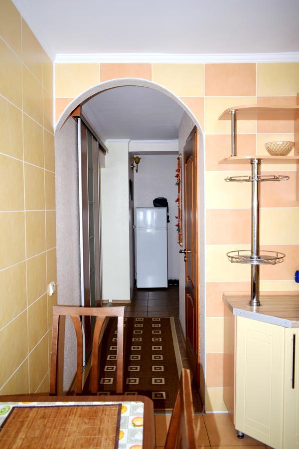 Apartment On Krushelnitskoy 73 Riwne Exterior foto